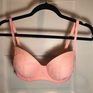 Victorie’s Secret Coral Lacy Bra